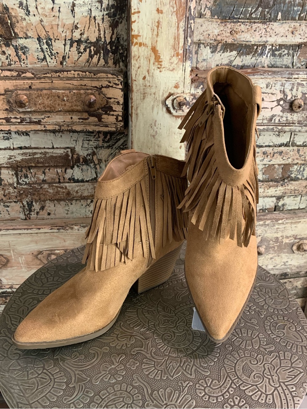 Indigo rd. Tan Suede Fringe Ankle Boots Booties, Western, Boho, Vegan, 8.5M